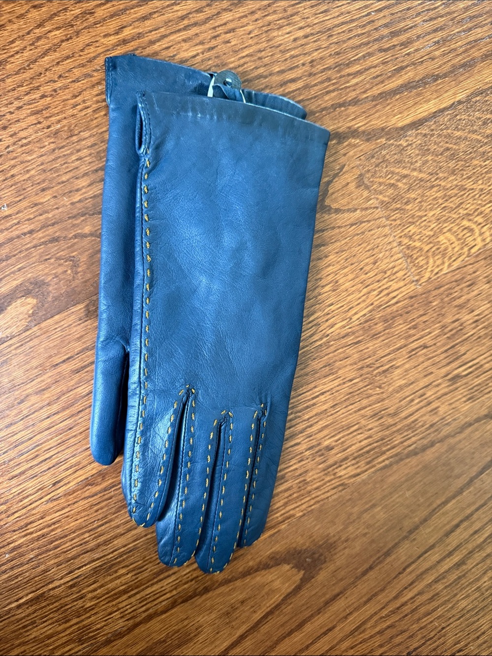 Swany Women Leather Driving Gloves in Deep Navy with Contrast Stitching
